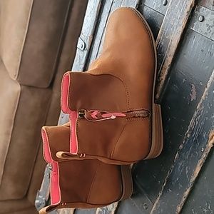 Girls size 4 cat and Jack suade booties/ankle boots